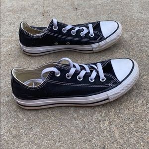 black converse